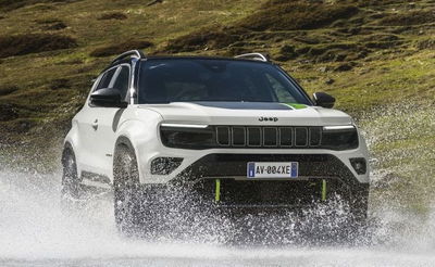 Jeep Avenger 4xe - front