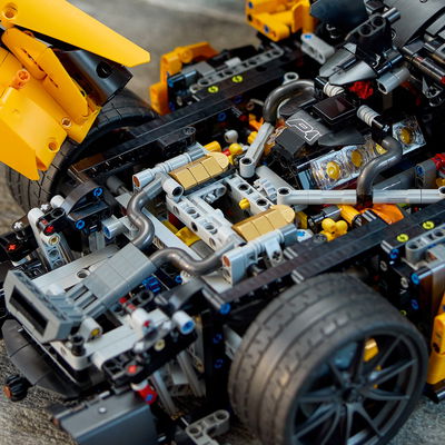 Lego Technic McLaren P1 - engine bay
