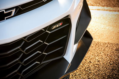 Chevrolet Camaro ZL1 - front detail