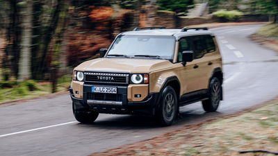 Toyota Land Cruiser - front, driving