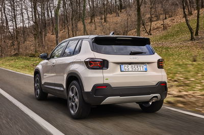 Jeep Avenger e-Hybrid - rear