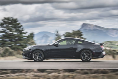 Ford Mustang Dark Horse - side