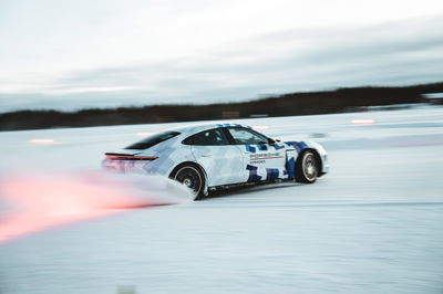 Porsche Taycan GTS - drifting