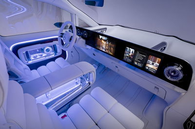 Mercedes Vision V - front compartment