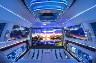 Mercedes Vision V - rear compartment
