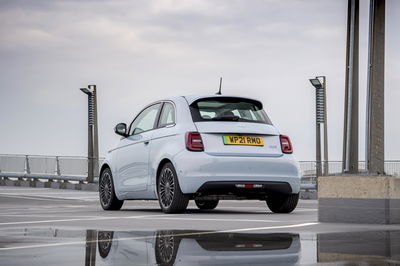 Fiat 500e - rear