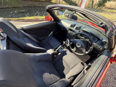 Daihatsu Copen - interior
