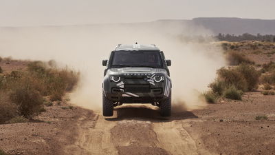 Defender Dakar D7X-R - front