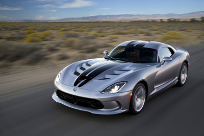 Dodge Viper - front