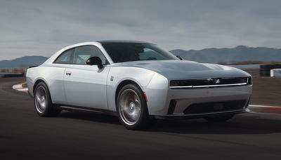 Dodge Charger Daytona - front