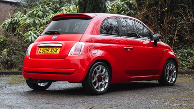 Fiat 500 Ferrari Dealer Edition, rear 3/4