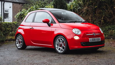 Fiat 500 Ferrari Dealer Edition, front 3/4
