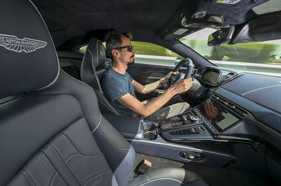 Aston Martin Vantage - interior