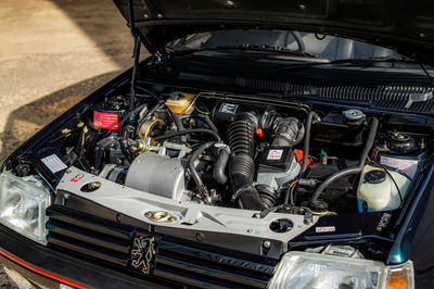 Peugeot 205 GTi Tolman Edition - engine bay