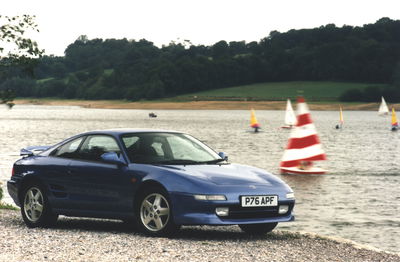 10 Reasonably Cheap Cars With Pop-Up Headlights