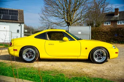 Mazda MX-5 Coupe - side