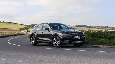 Genesis GV70, Storr Green, front 3/4 driving