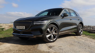 Genesis GV70, Storr Green, front 3/4