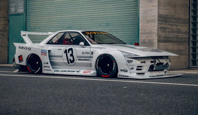 Liberty Walk R32 Nissan Skyline GT-R - front