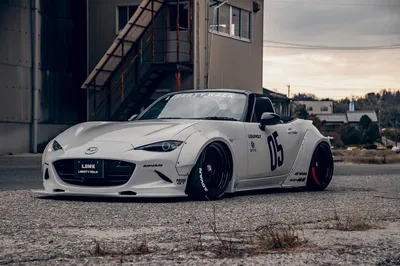Liberty Walk Mazda MX-5 - front