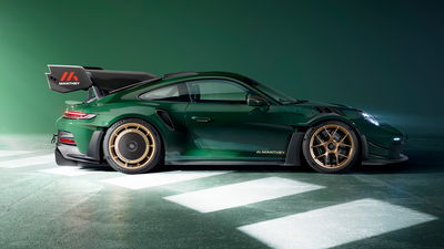 Manthey Racing 992 Porsche 911 GT3 RS, side