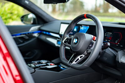 G90 BMW M5, interior