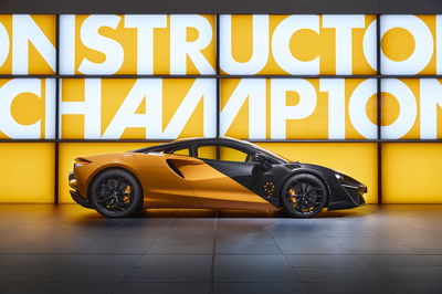 McLaren Artura MCL38 Celebration Edition - side