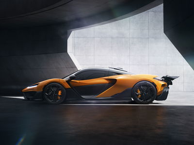 McLaren W1 - side, race mode