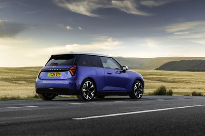 Mini Cooper SE - rear