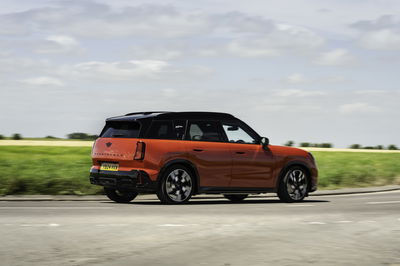 Mini Countryman SE - rear, dynamic