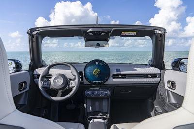 Mini Cooper Convertible - interior