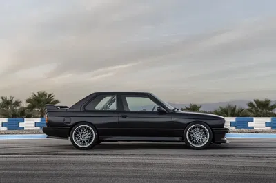 BMW M3 E30 by Redux
