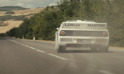 A screenshot from Race For Glory